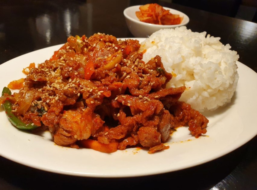 Deji-bulgogi deopbap